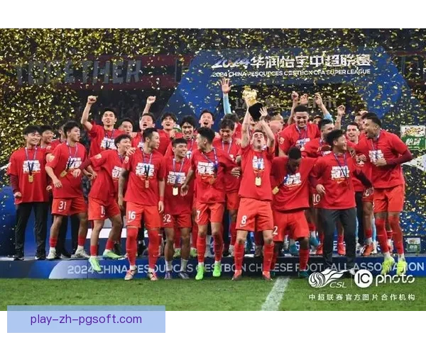 上海海港创纪录96球力压申花成功卫冕中超联赛冠军再创新高 上海海港创纪录96球力压申花成功卫冕中超联赛冠军再创新高